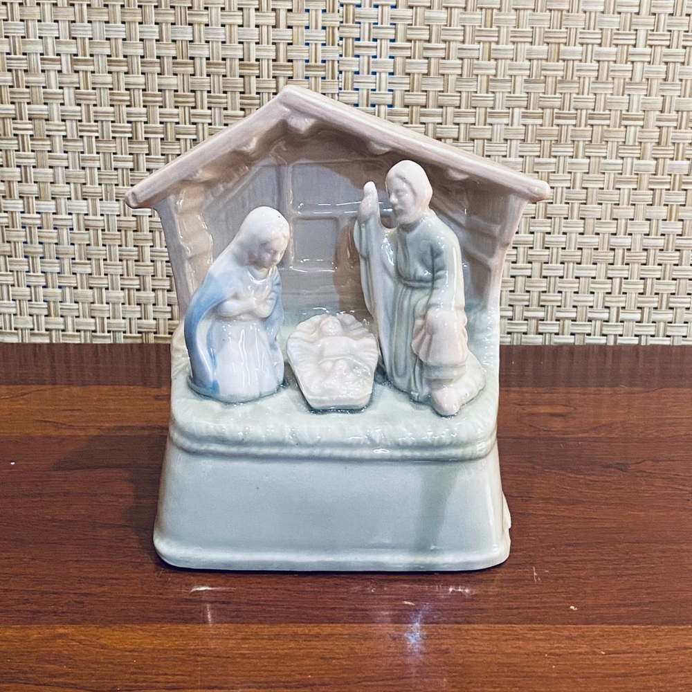 🎄VTG Porcelain Nativity Scene Music Box “Oh Little Town of Bethlehem” ArtMark